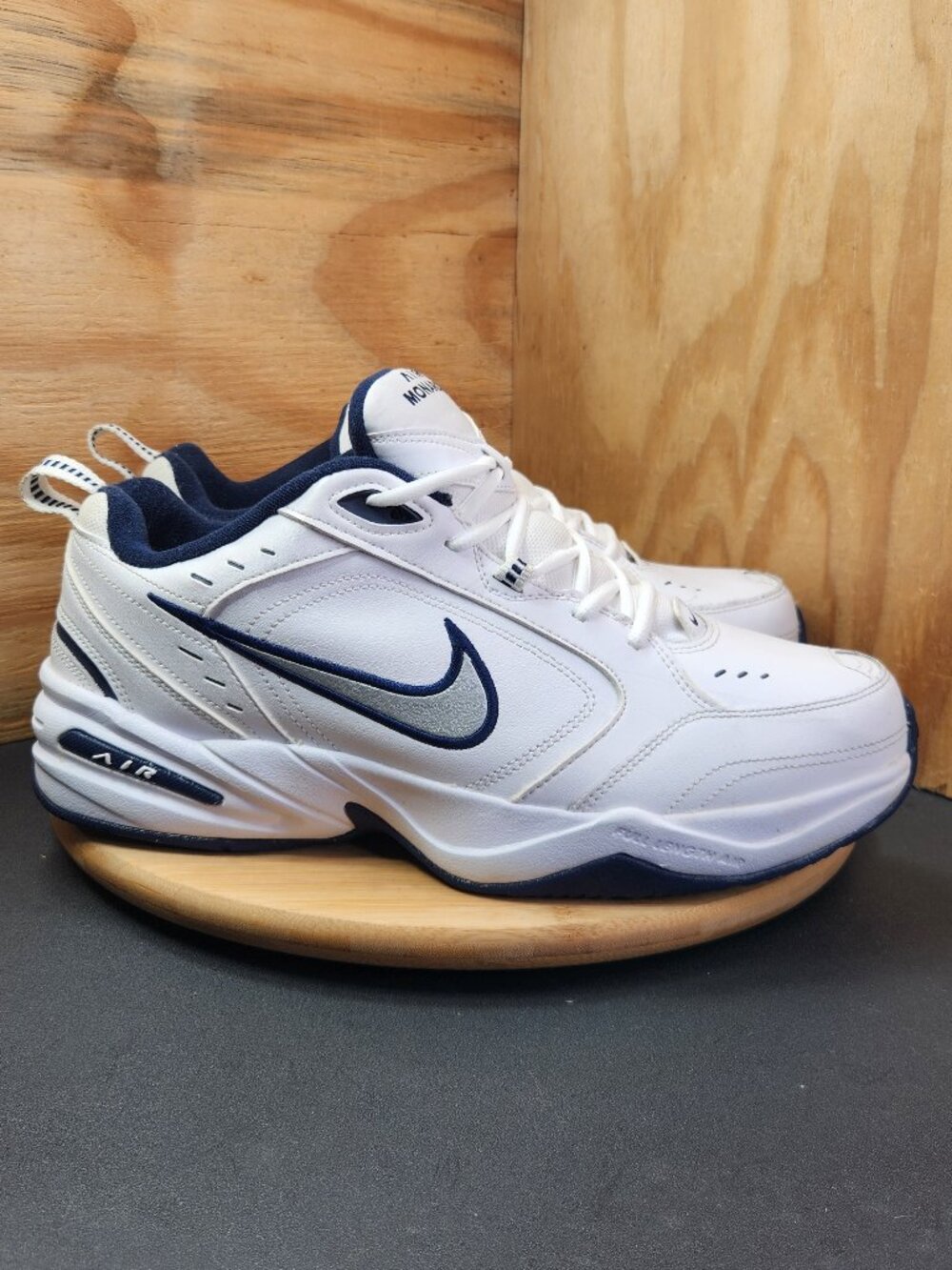 Nike Air Monarch Mens White Shoes Sneakers Size 13 Extra Wide (4E)